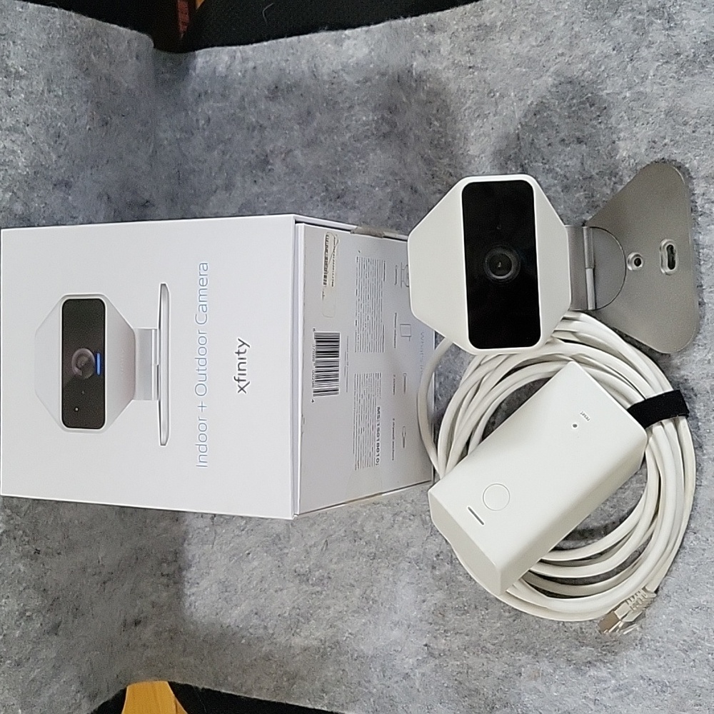 Xfinity Indoor + Outdoor Camera